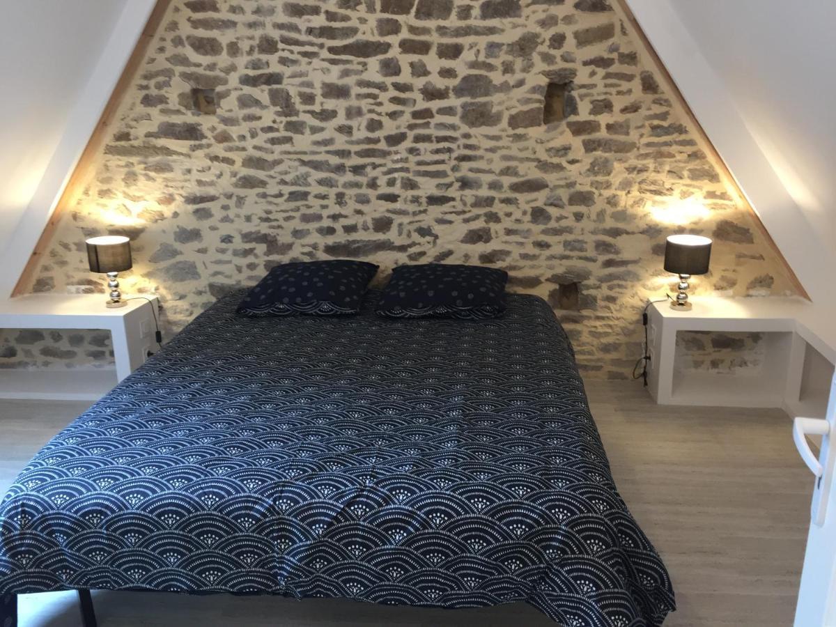 Petite maison pour 2 à 6 personnes dans un paysage totalement paisible  Landévant Exterior foto