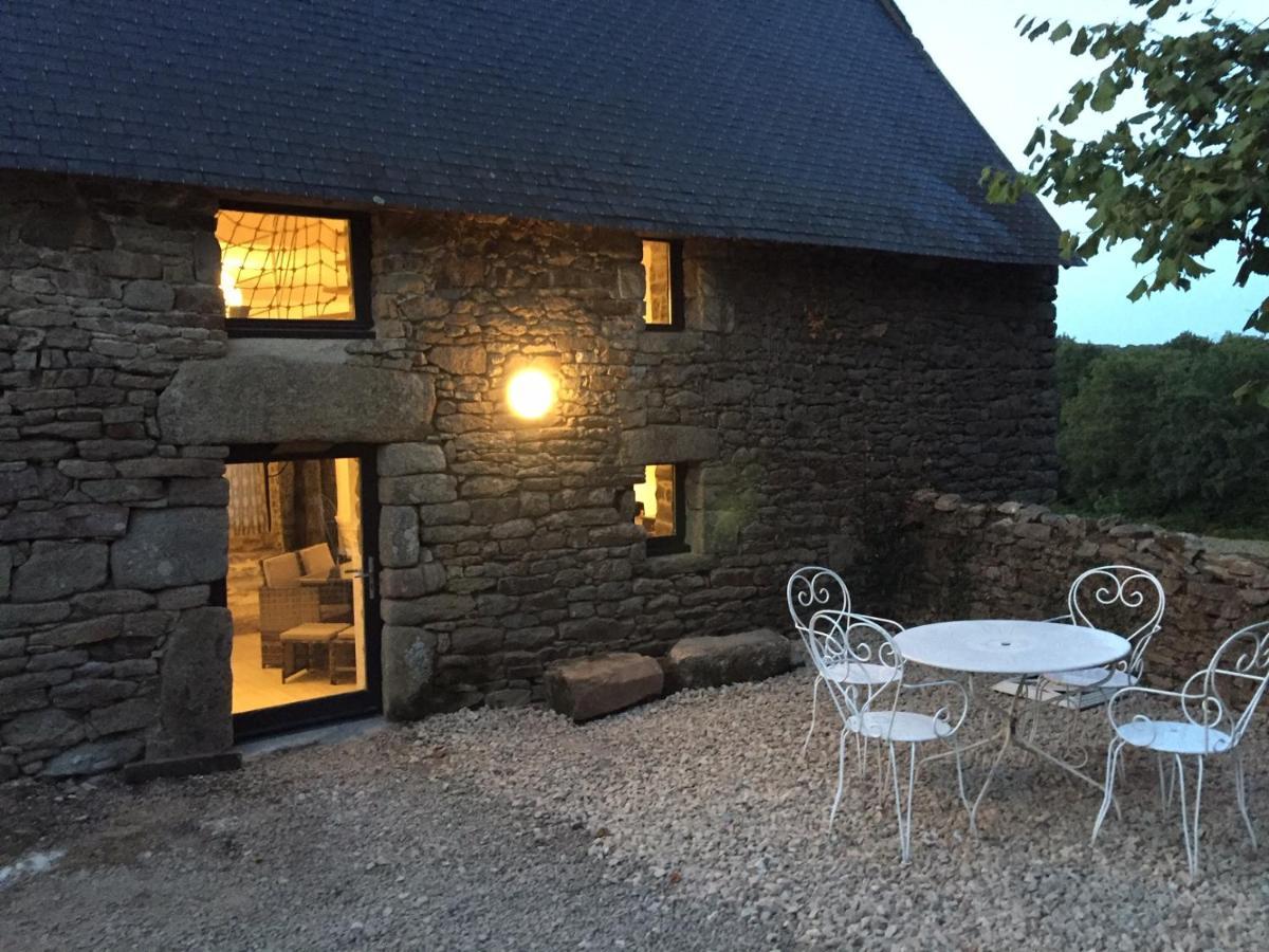 Petite maison pour 2 à 6 personnes dans un paysage totalement paisible  Landévant Exterior foto