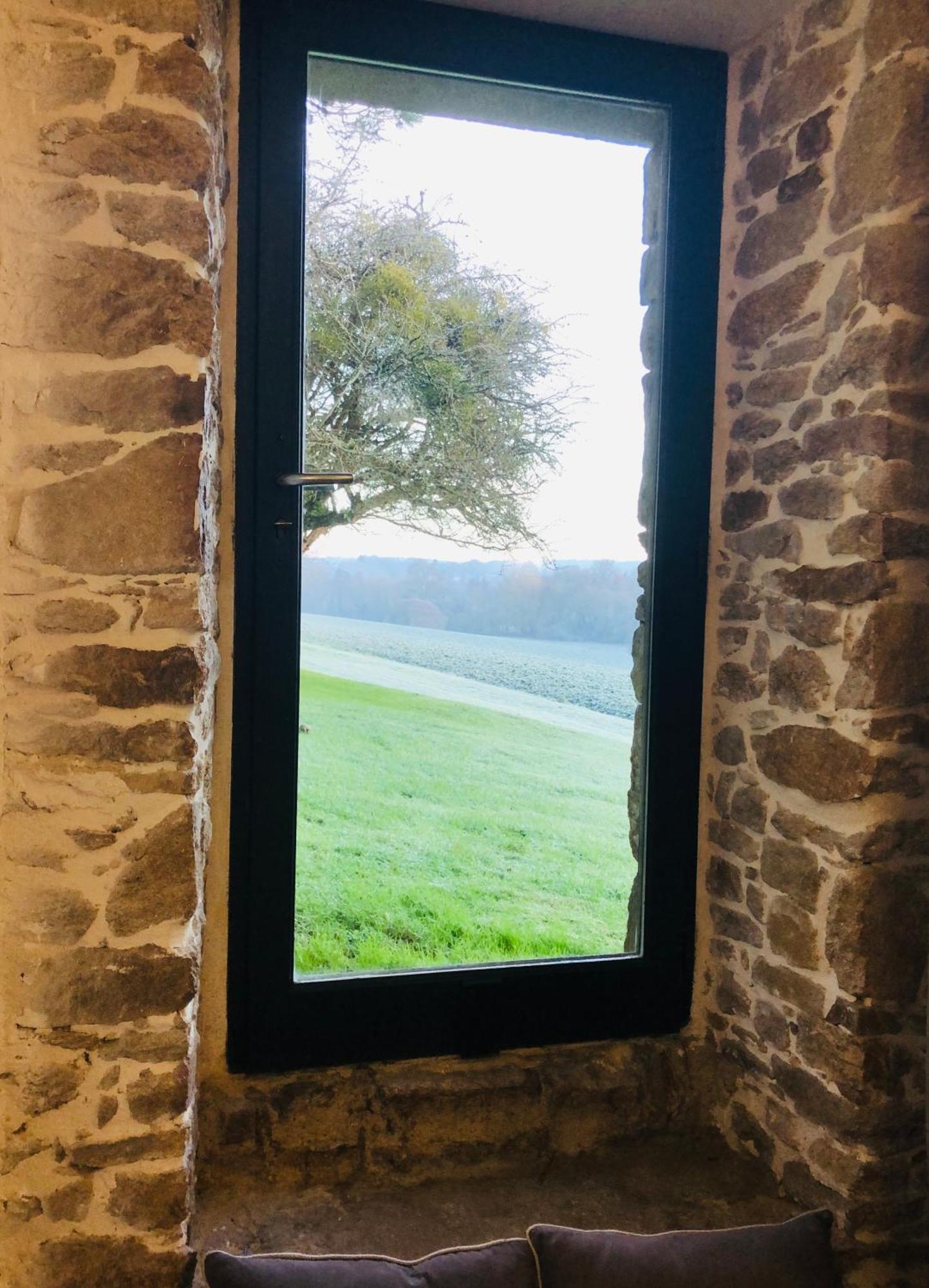 Petite maison pour 2 à 6 personnes dans un paysage totalement paisible  Landévant Exterior foto