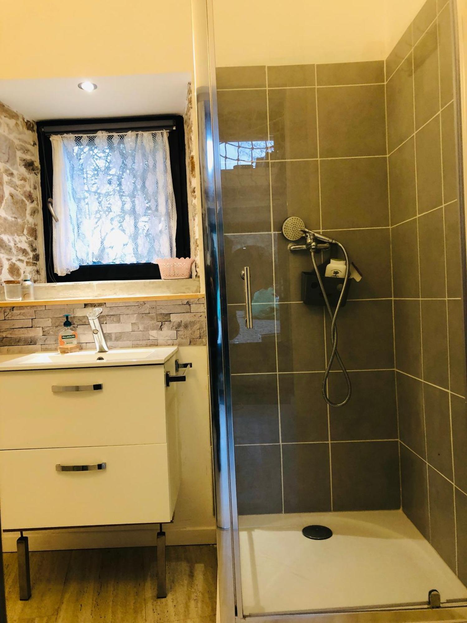 Petite maison pour 2 à 6 personnes dans un paysage totalement paisible  Landévant Exterior foto